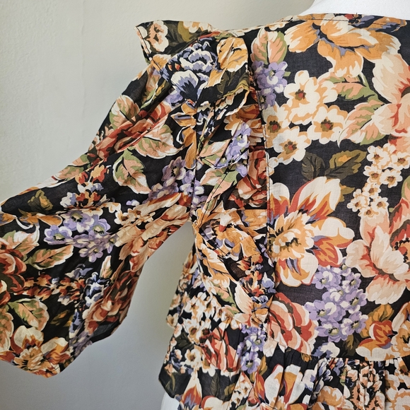 Olivaceous Black Floral Puff-Sleeve V-Neck Croped Blouse - Picture 7 of 10